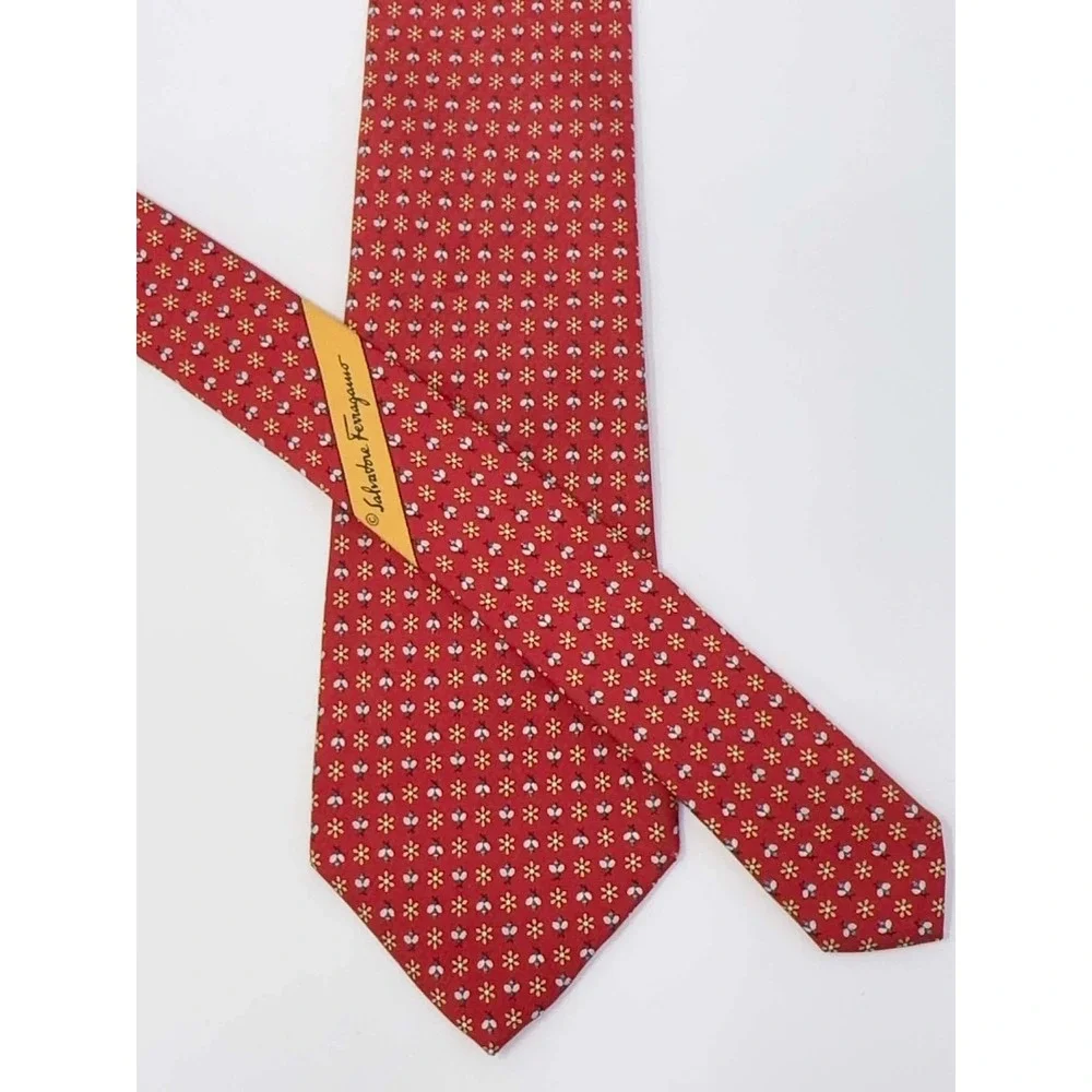 Salvatore Ferragamo Red 100% Silk‎ Designer Tie Bumble Bee Flower Print Italy